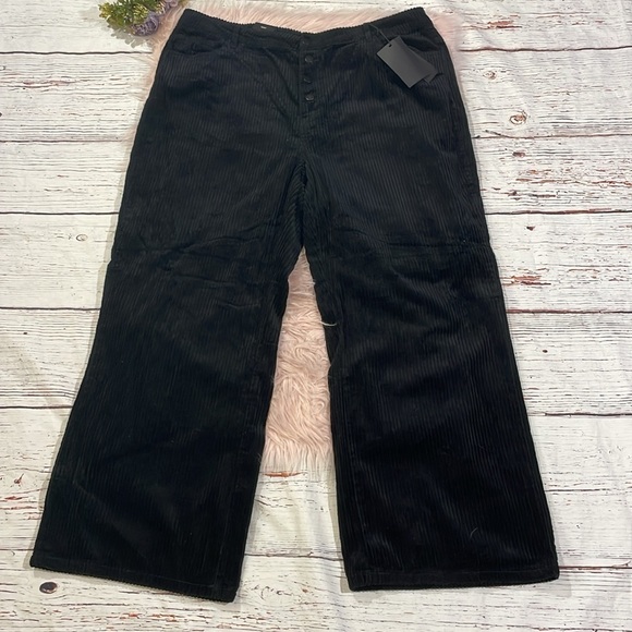 NWT Vero Moda Curve Black Kathy Wide Cord High Rise Pants - Picture 2 of 10